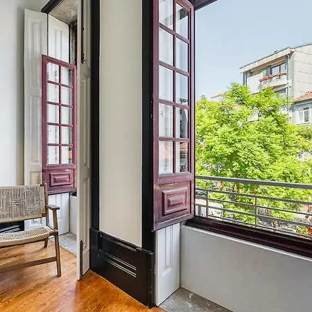 Terraced In The Heart Of - Free Parking