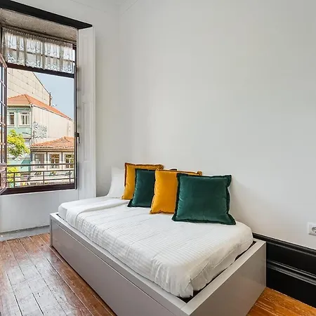 Terraced In The Heart Of - Free Parking