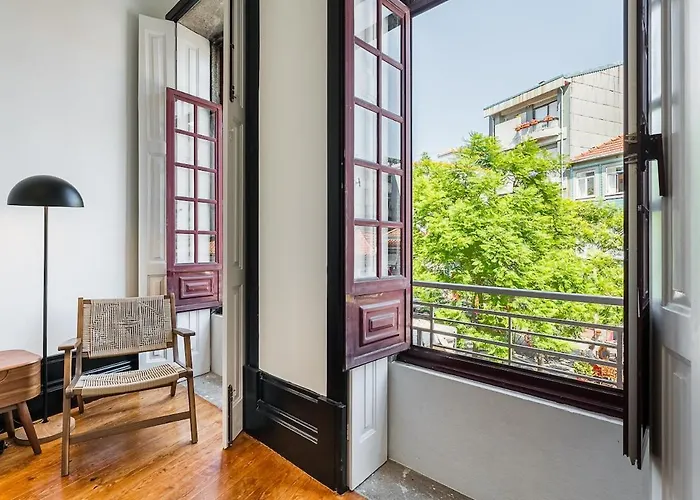 Terraced In The Heart Of - Free Parking